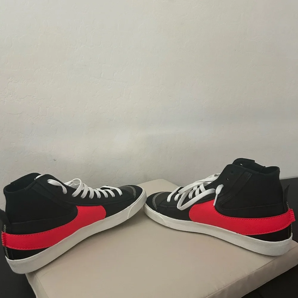 Size 12 - Nike Blazer '77 Jumbo Mid Black Bright Crimson - Picture 7 of 7